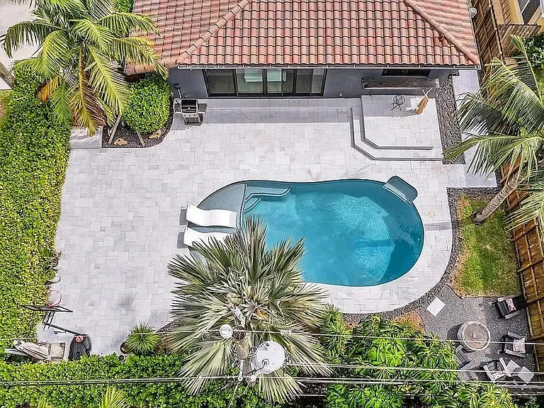 1740 Poinsettia Dr — Photo 5