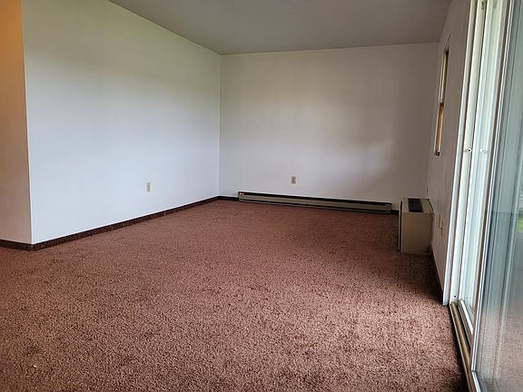 4th image of 15 Susquehanna Ave #2