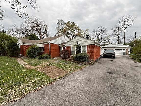 3rd image of 2028 S Green Rock Ln