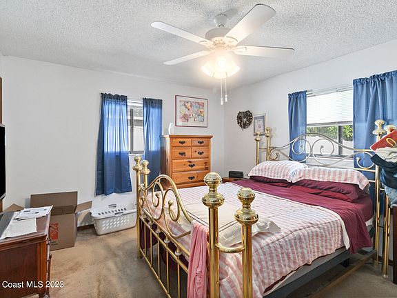 5th image of 426 Bougainvillea St NW