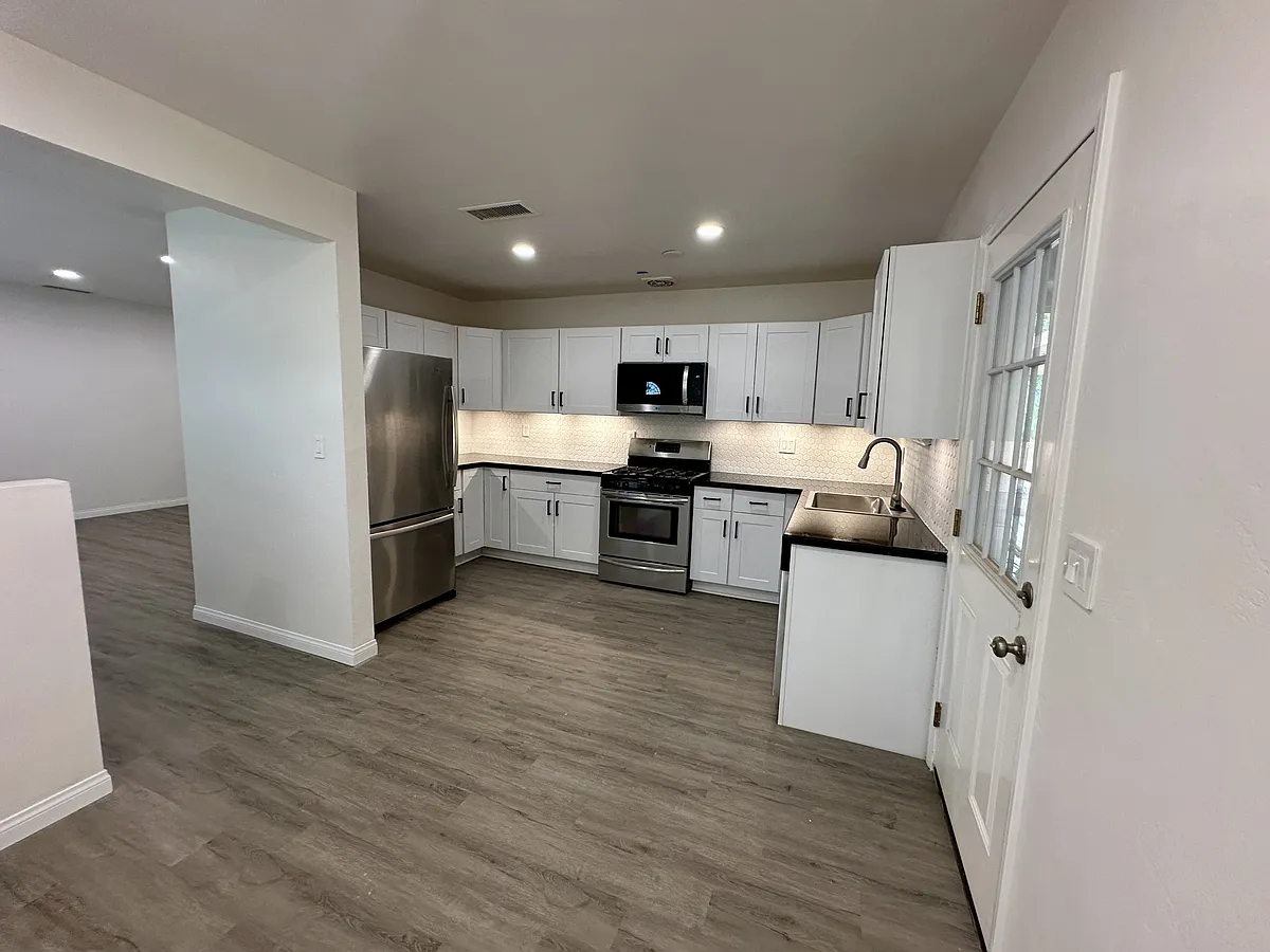 Building Photo - 13239 Idyl Dr