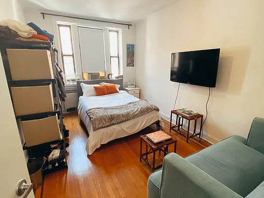 Rented by Dynamik Realty | media 7