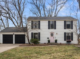 10619 W 89th Ter, Overland Park, KS 66214