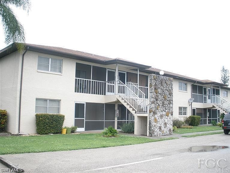 2nd image of 1617 SE 26th St APT 202