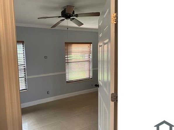 2401 Largo Dr