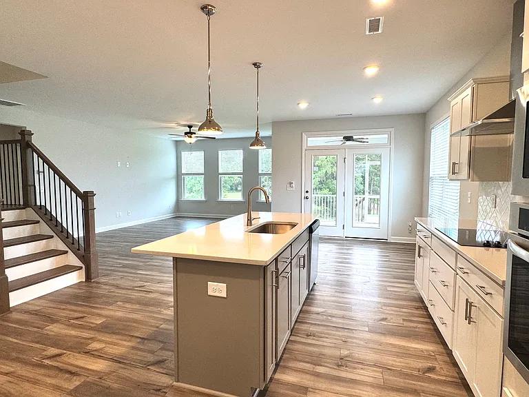 846 Barbour Farm Ln — Photo 4