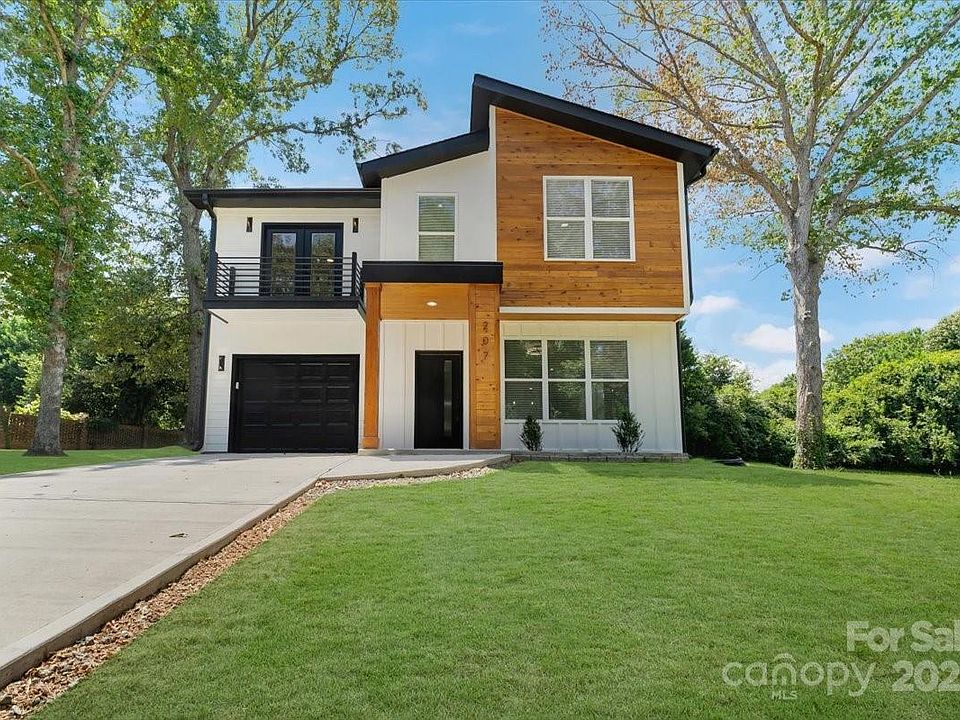 1st image of 207 W Gaston Ave