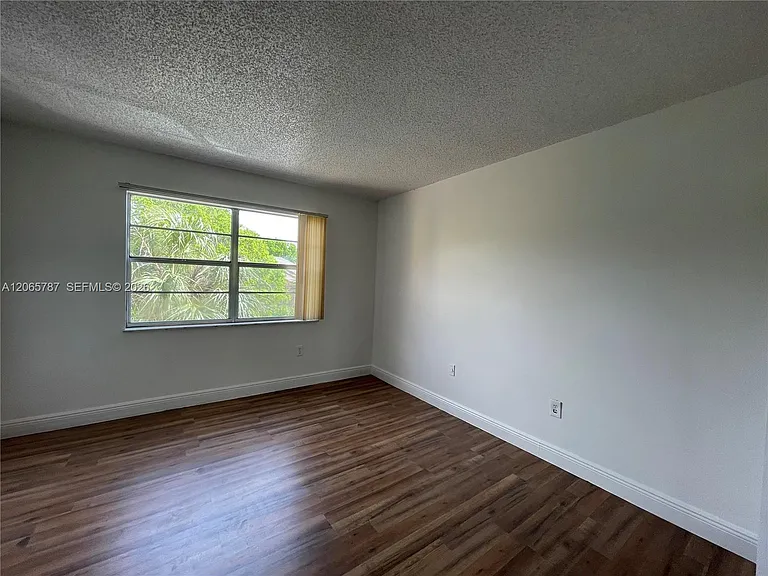 4334 NW 9th Ave #9-3G — Photo 13