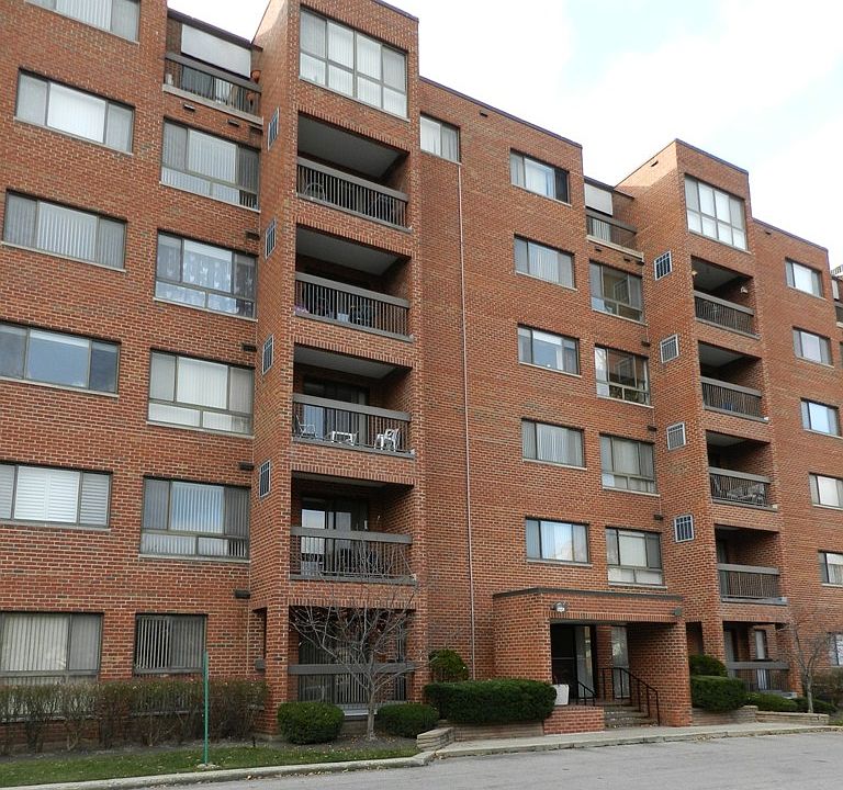 1st image of 600 Naples Ct APT 204