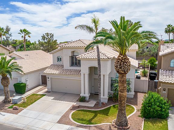 3rd image of 2181 W REDWOOD Drive