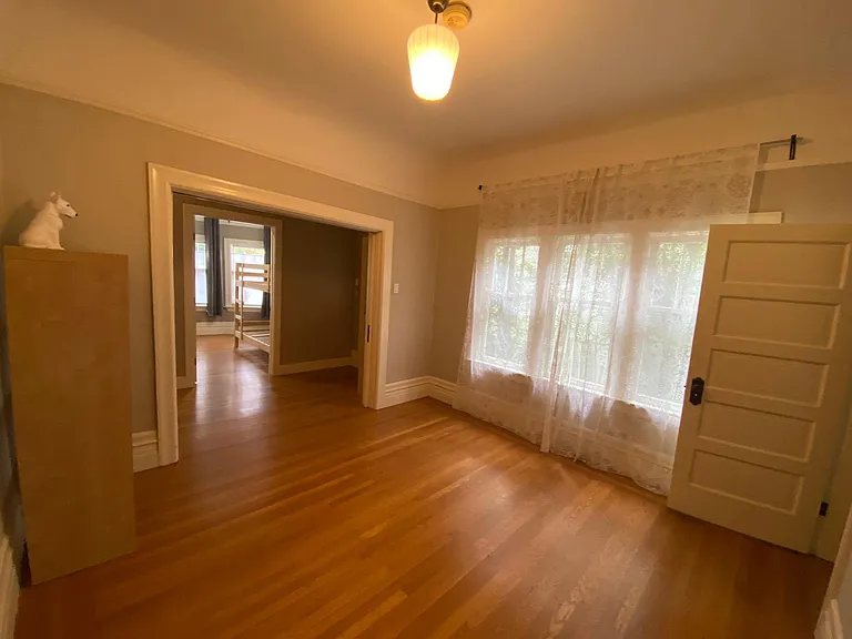 2530 Regent St — Photo 30