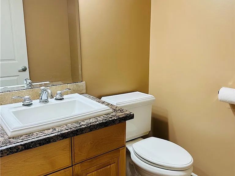 5555 Carpenter Ave #4 — Photo 10