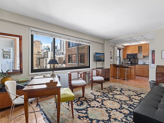 3rd image of 201 W 21st St APT 14K