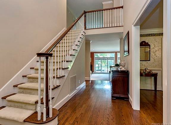3rd image of 6 Clarke Ct