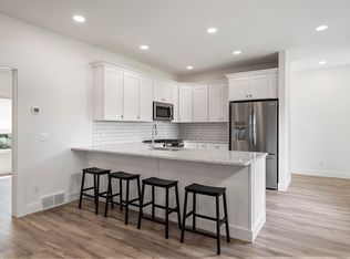 202 W Carpenter St, Charlevoix, MI 49720