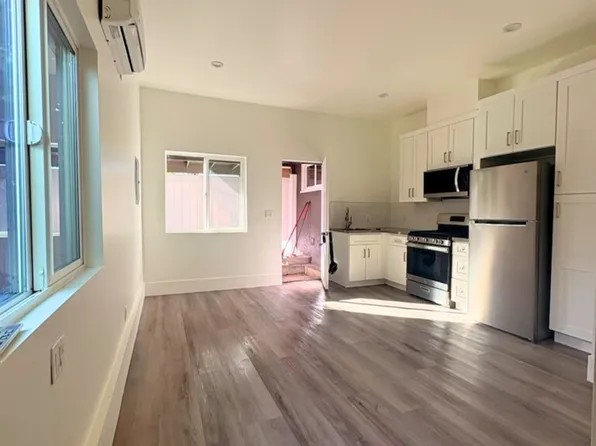 7413 Oak Park Ave, Van Nuys, CA 91406