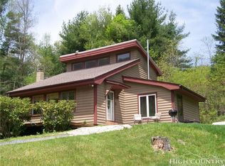 196 Foothills Dr, Boone, NC 28607