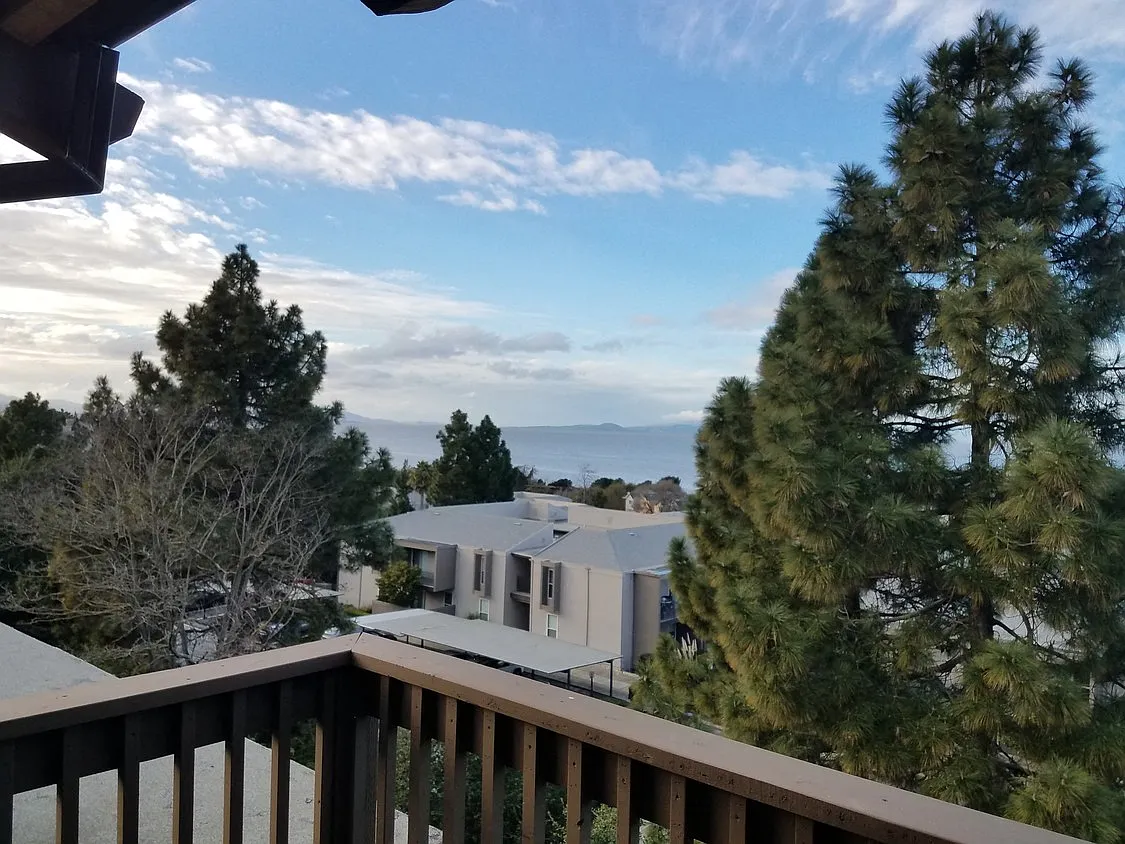 Villas at Harbor Pointe — Photo 4