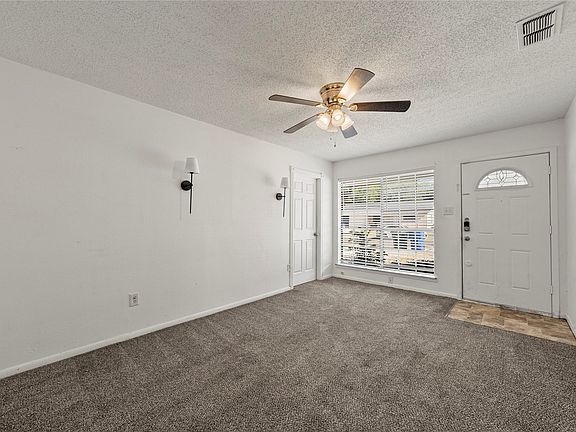 3rd image of 914 Randa St