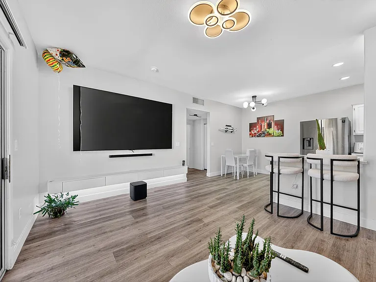 5650 E Sahara Ave #2060 — Photo 11