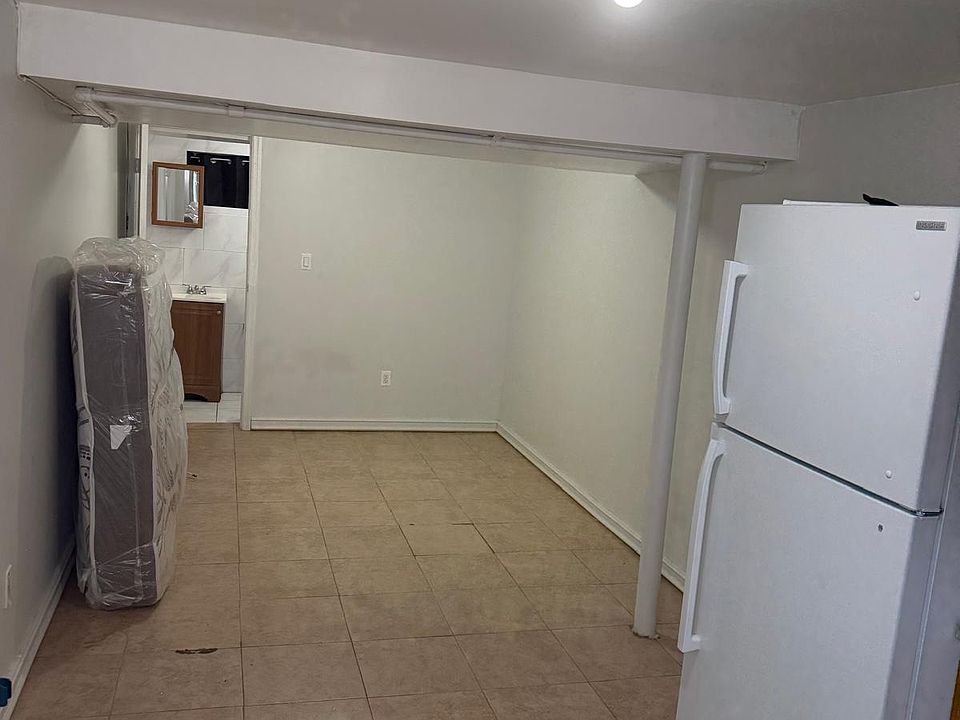 1st image of 11641 140th St Floor Basement