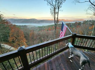 676 Weaver Creek Ln, Blue Ridge, GA 30513