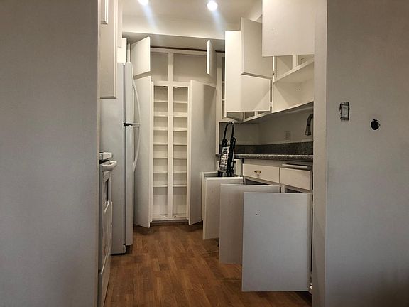 4th image of 12720 Burbank Blvd Unit 309