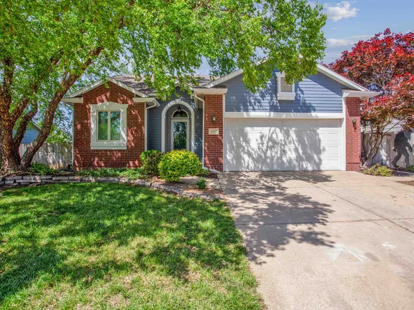 1913 N Parkdale St, Wichita, KS 67212