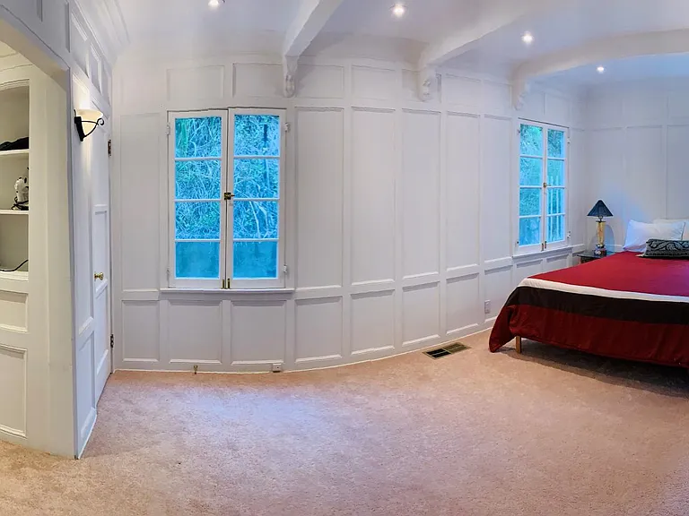 2400 Benedict Canyon Dr — Photo 38