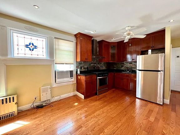 3rd image of 4626 Beach 46th St Floor 2