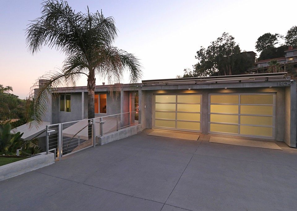 1st image of 1404 Glen Oaks Blvd