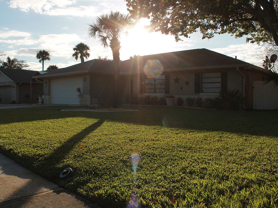 1st image of 4720 Hidden Lake Dr