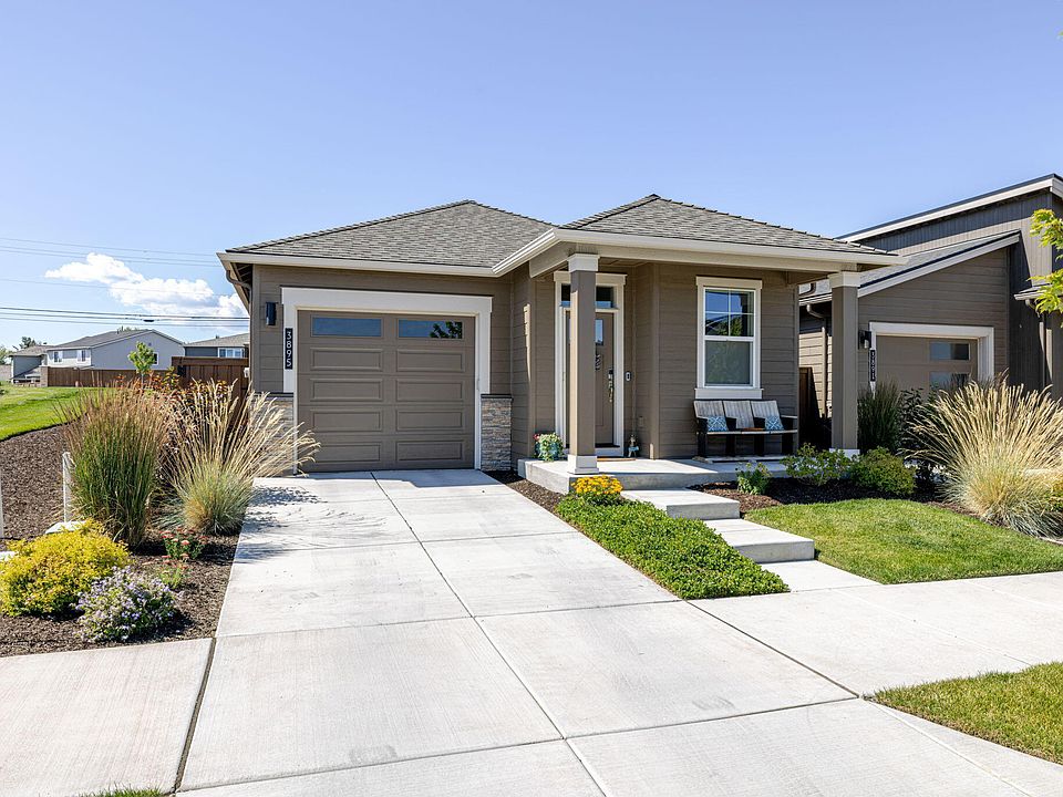 1st image of 3895 NE Oakside Loop