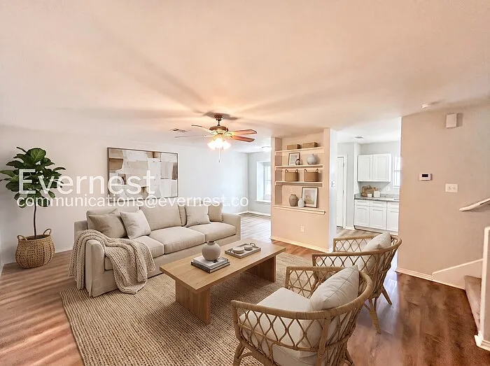 230 Creek Cove Dr — Photo 2