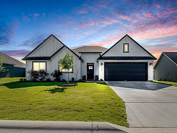 2nd image of 717 Tranquility Ln