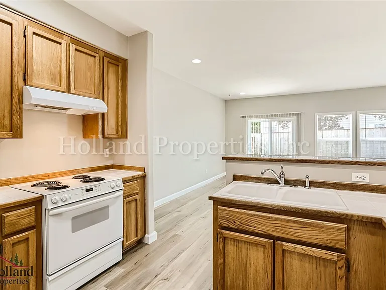 3133 NE 13th Pl — Photo 11