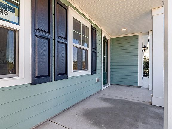 2nd image of 283 Bantry Ln.