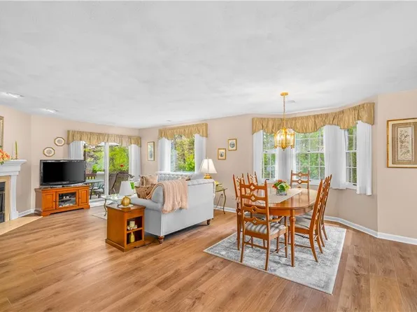 59 Scenic Dr, West Warwick, RI 02893
