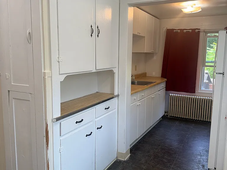 46 Vineyard Ave — Photo 2