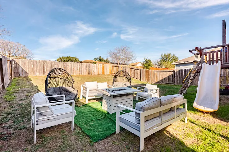 3 bed, $4,900 — Photo 4