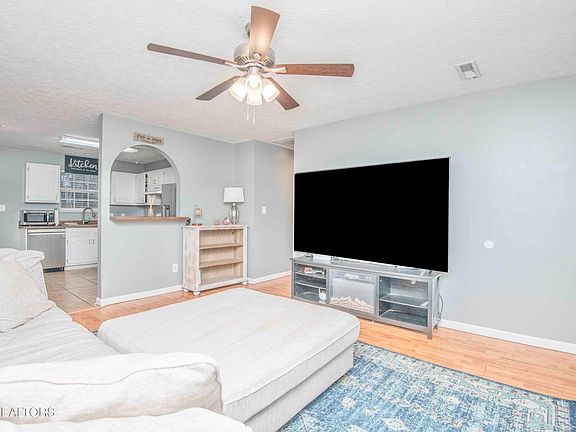 5th image of 6111 Emerald Hills Ln
