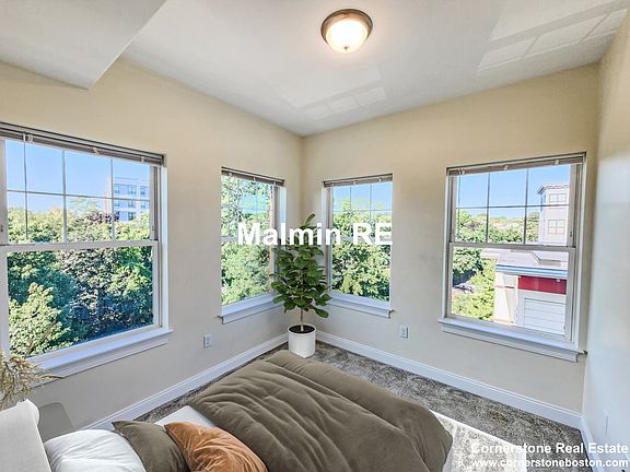 4th image of 81 Amory St APT 204