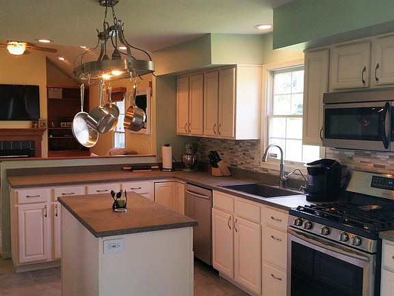 4th image of 53277 Pine Brook Dr