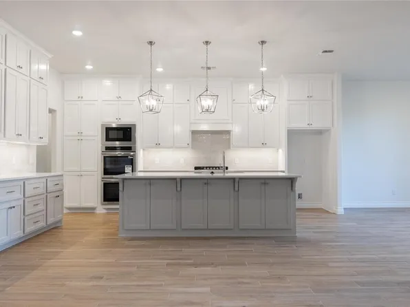 14117 Magnolia Ln, Edmond, OK 73049