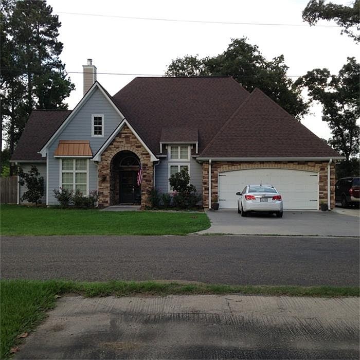 1st image of 220 Greenwood Dr