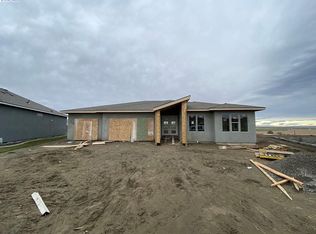 621 Thebes St, West Richland, WA