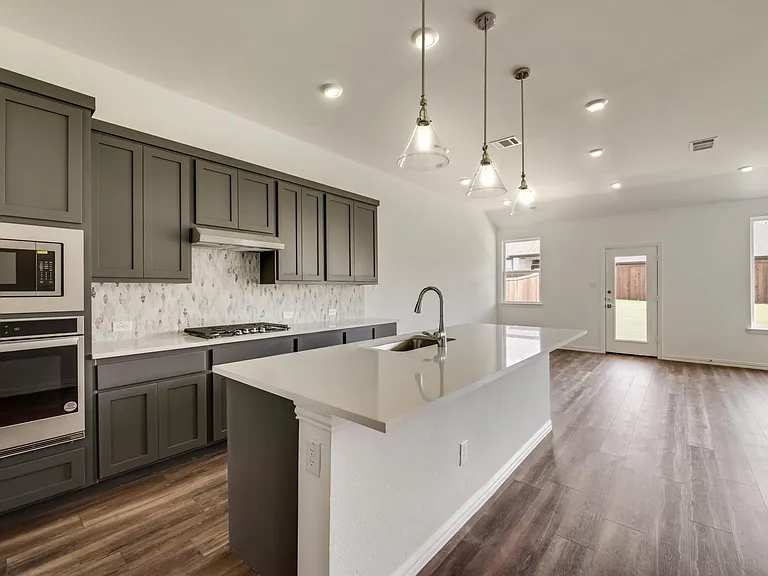 1820 Purtis Creek Dr — Photo 8