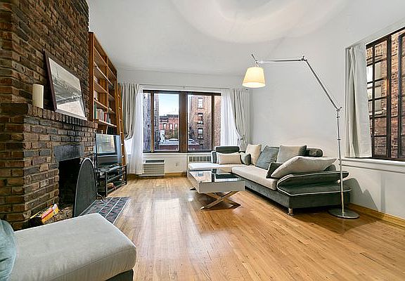 3rd image of 10 Charles St APT 4B