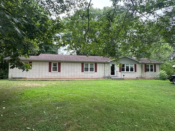 1211 Porter Rd, Lafayette, TN 37083