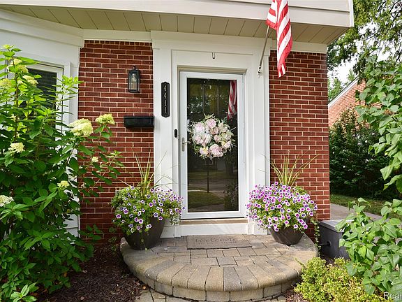 3rd image of 4411 N Verona Cir